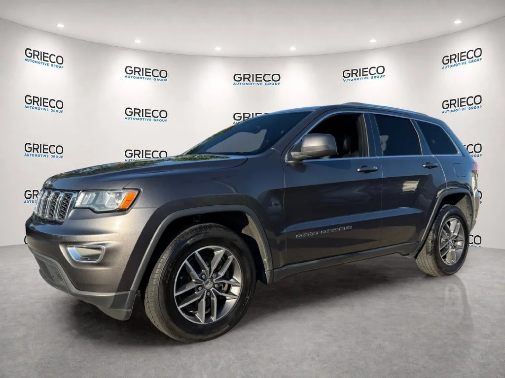 Used 2018 Gray Jeep Laredo E 4x2 image 3
