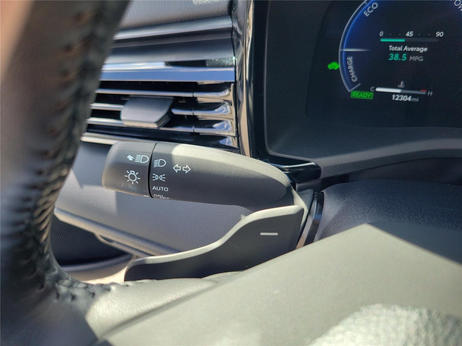 Used 2026 Wind Chill Pearl Toyota XSE image 25