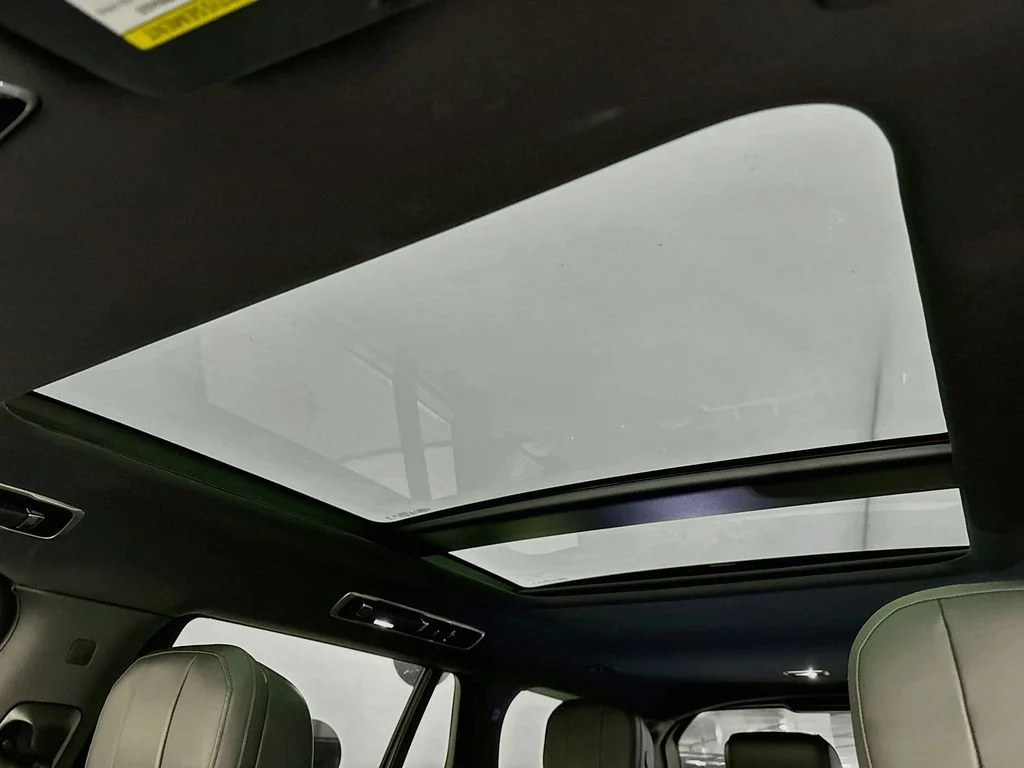 Used 2023 Black Land Rover SE image 22