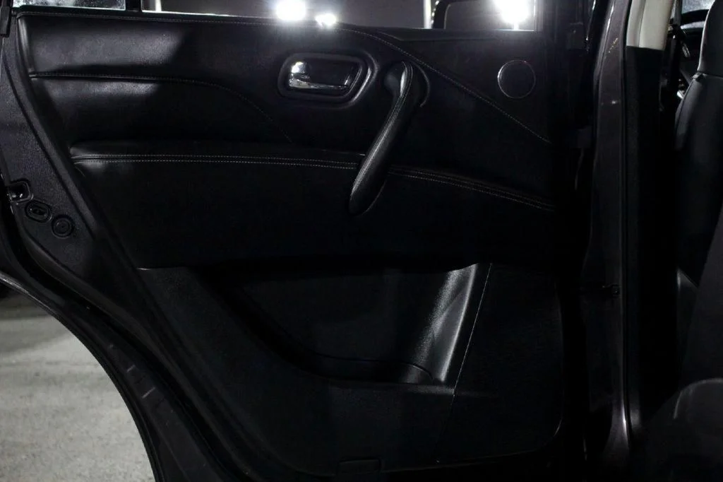 Used 2024 Gray INFINITI LUXE image 30