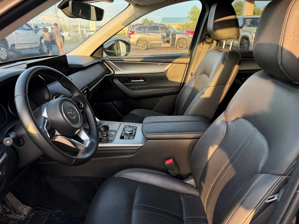 Used 2025 Black Mazda 3.3 Turbo Preferred image 2