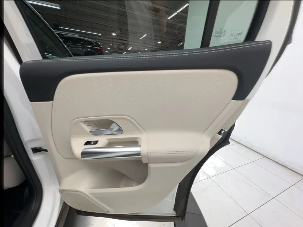 Used 2022 White Mercedes-Benz GLA 250 image 26