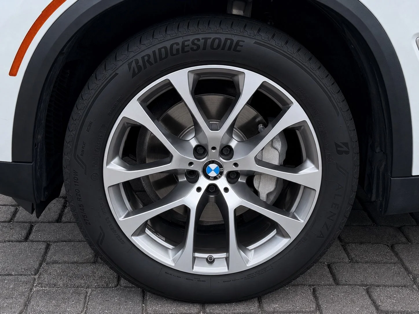 Used 2019 Mineral White Metallic BMW xDrive40i image 13