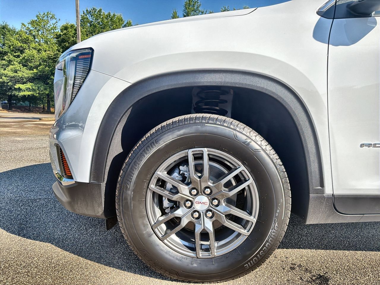 New 2026 Summit White GMC Elevation image 28