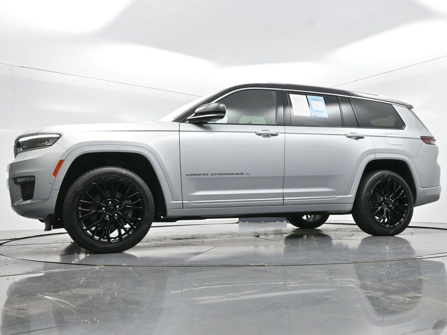 Used 2023 Silver Zynith Jeep Summit Reserve image 45