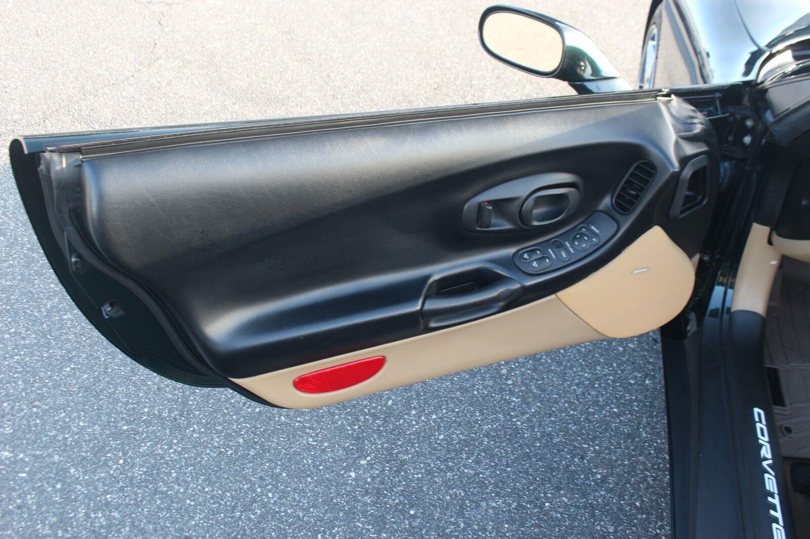 Used 2000 Bowling Green Metallic Chevrolet 2dr Convertible image 10