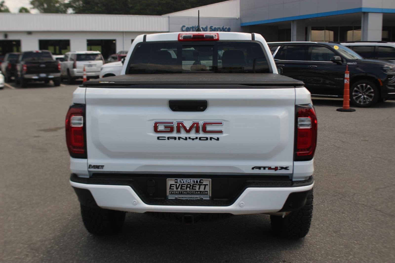 Used 2024 Summit White GMC AT4X image 7