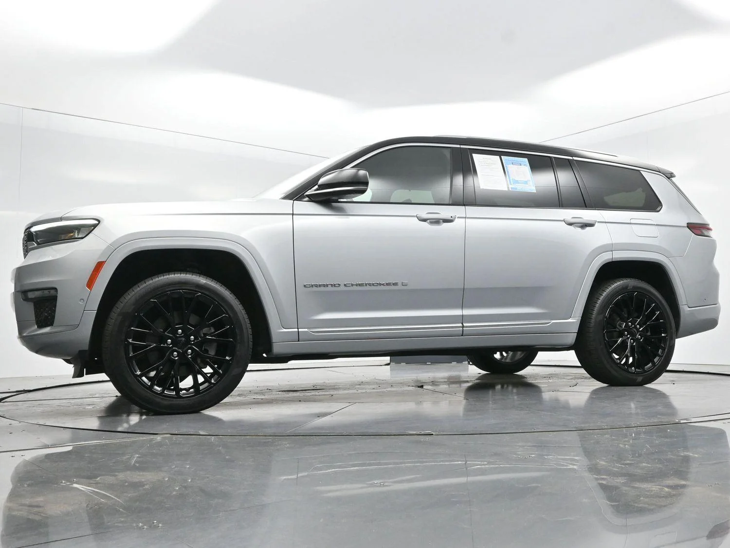 Used 2023 Silver Zynith Jeep Summit Reserve image 45