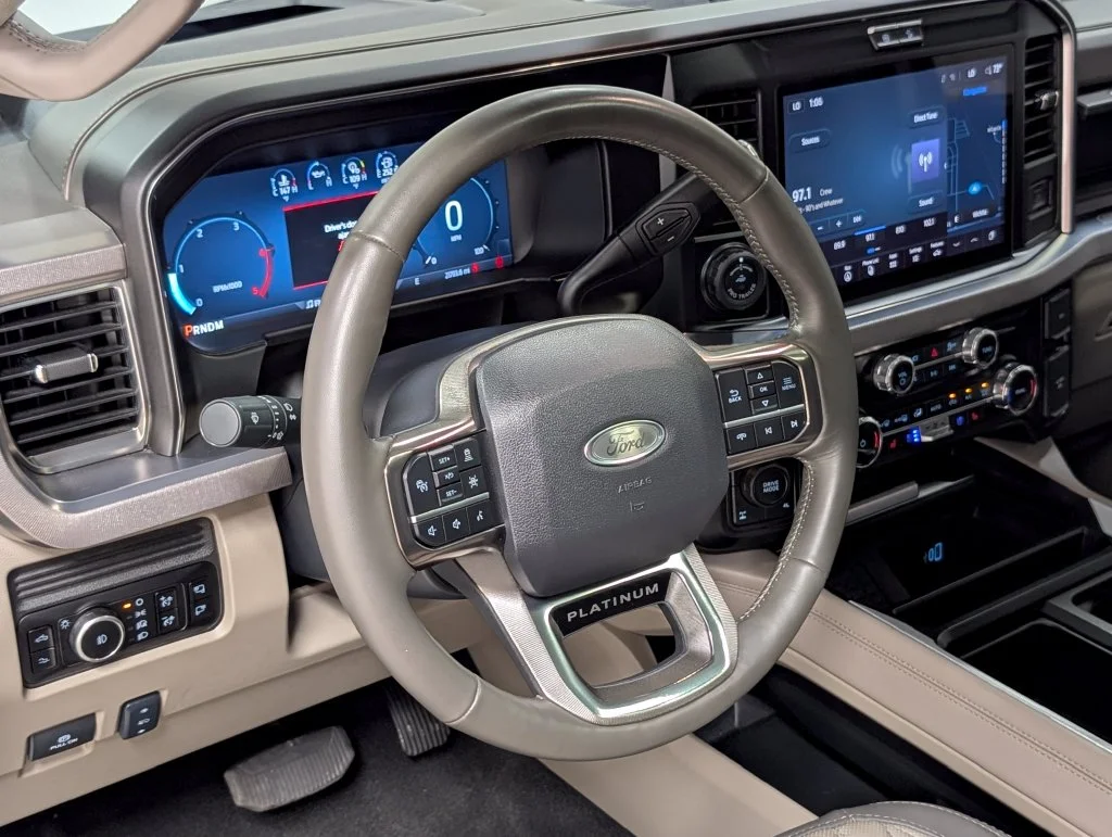 Used 2025 Star White Ford Platinum image 14