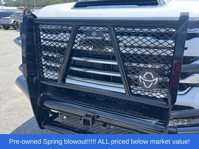 Used 2025 White Chevrolet High Country image 10