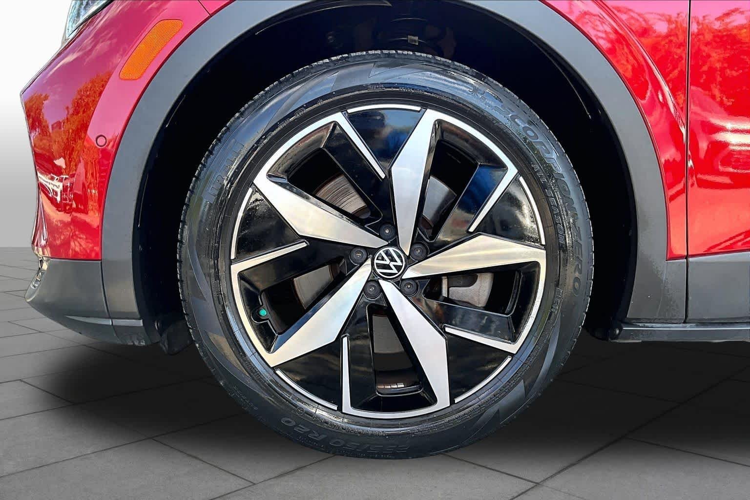 Used 2023 AURORA RED CHROMA Volkswagen Pro S image 10