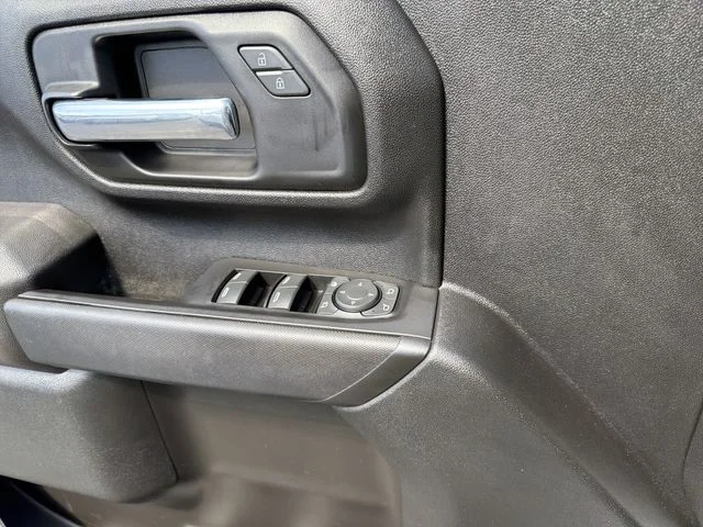 Used 2022 White Chevrolet Custom image 20