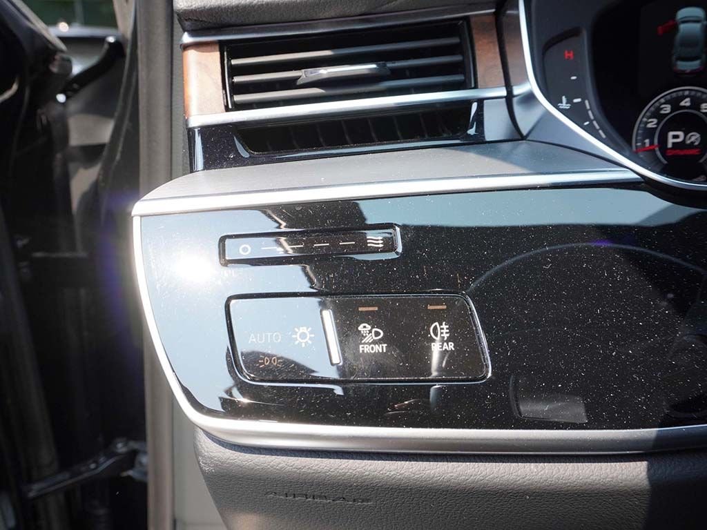 Used 2020 Black Audi 4.0 image 44