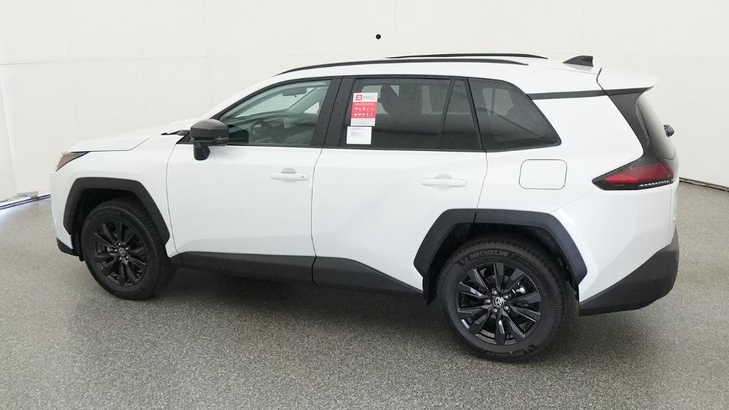 New 2026 Wind Chill Pearl Toyota XLE Premium image 11