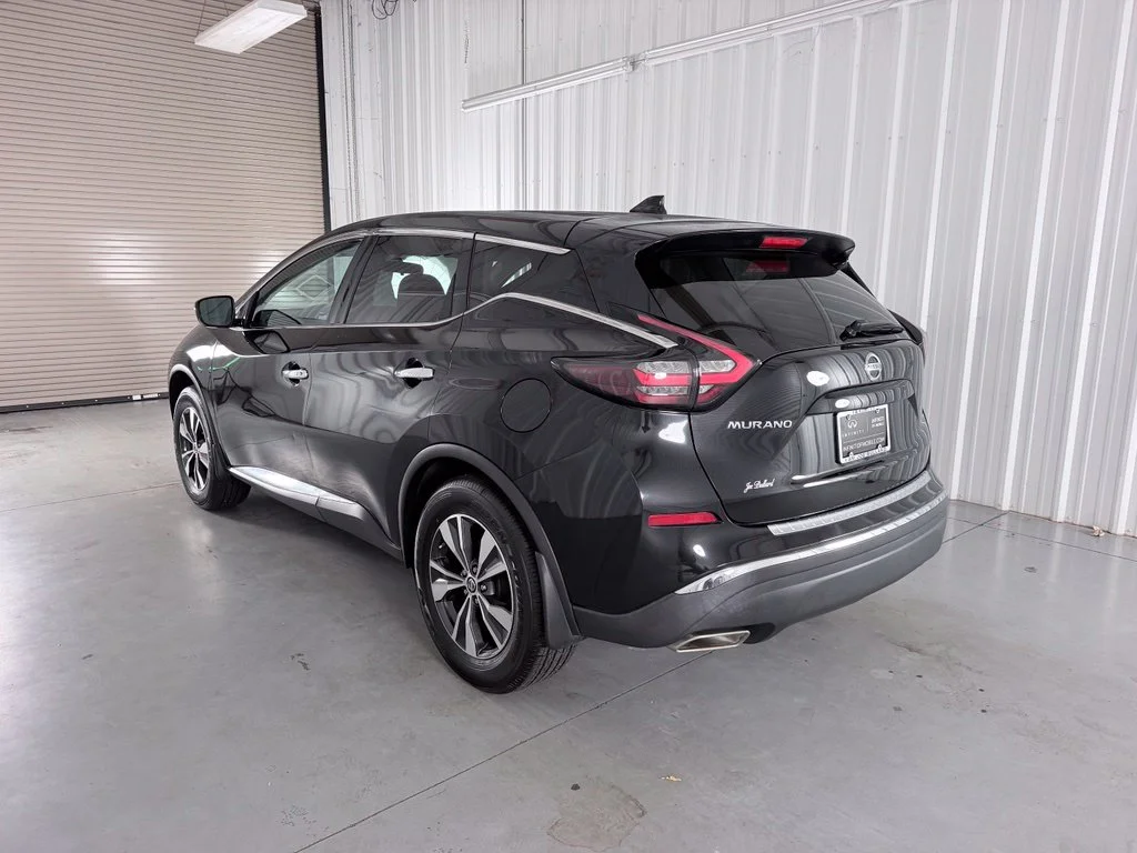 Used 2019 Black Nissan S image 7