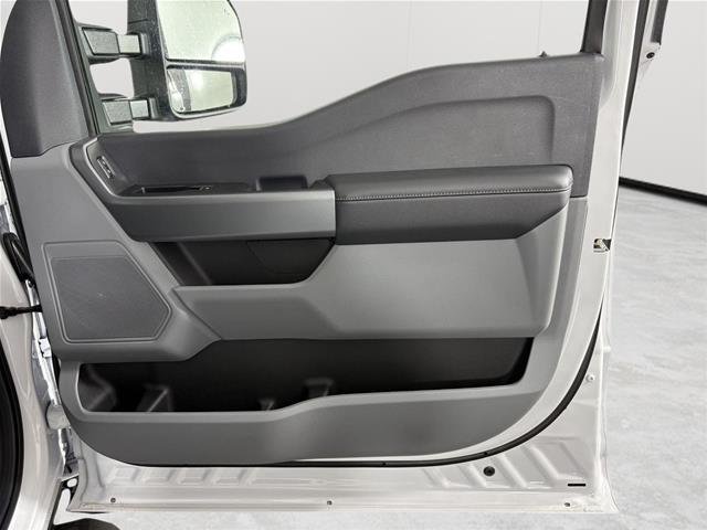 New 2026 Oxford White Ford F-350® XLT image 75