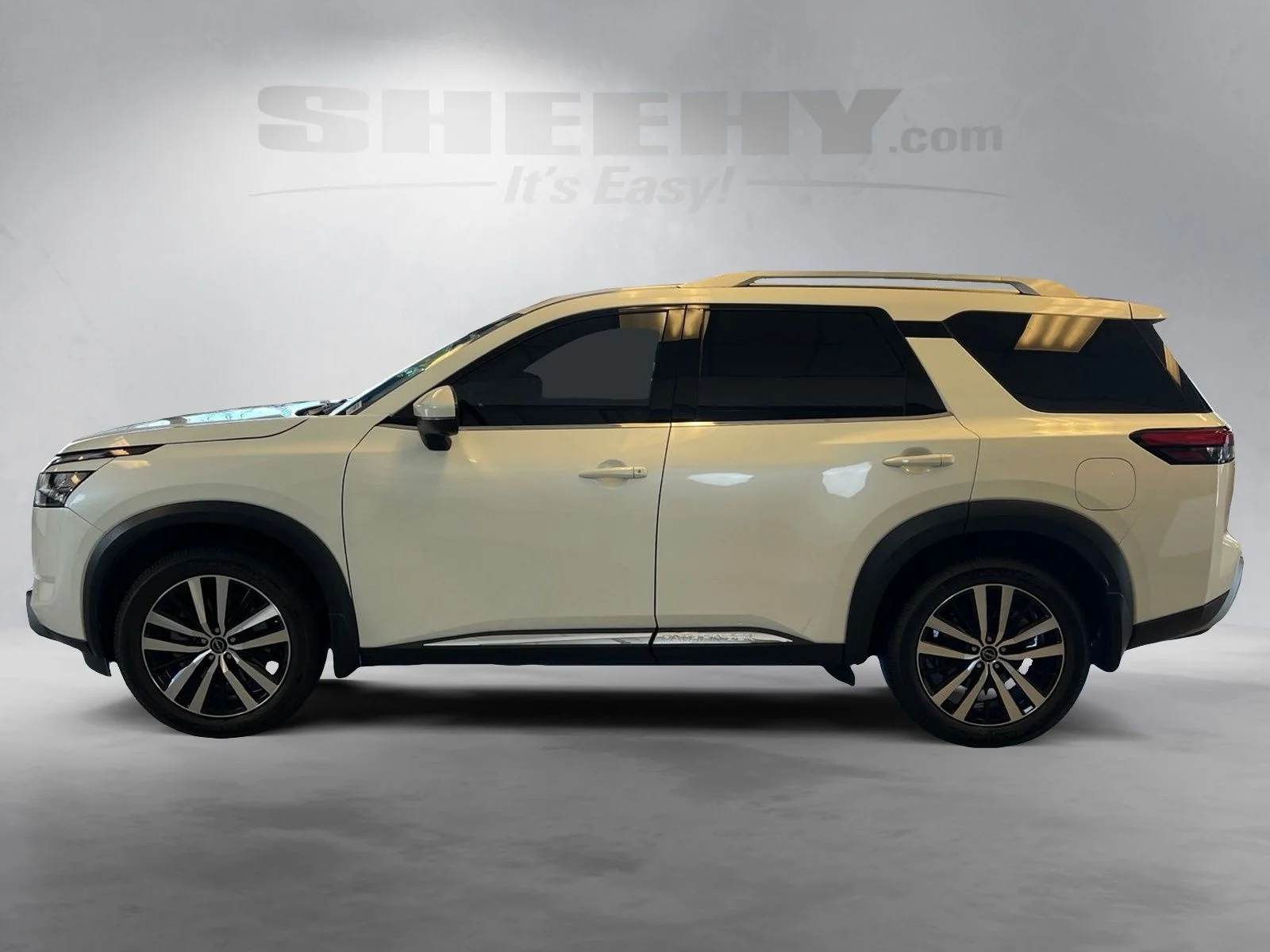 Used 2023 White Nissan Platinum image 16
