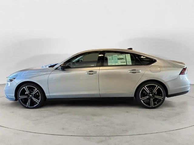 New 2026 Silver Honda SE image 2