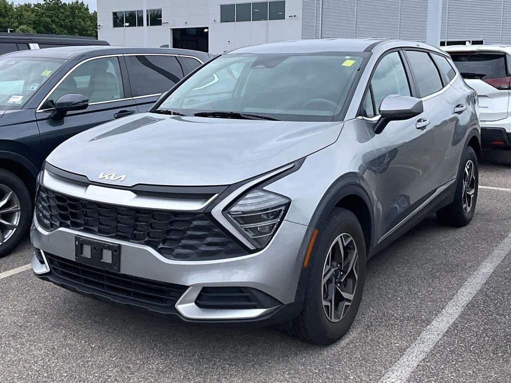Used 2025 Gray Kia LX image 3