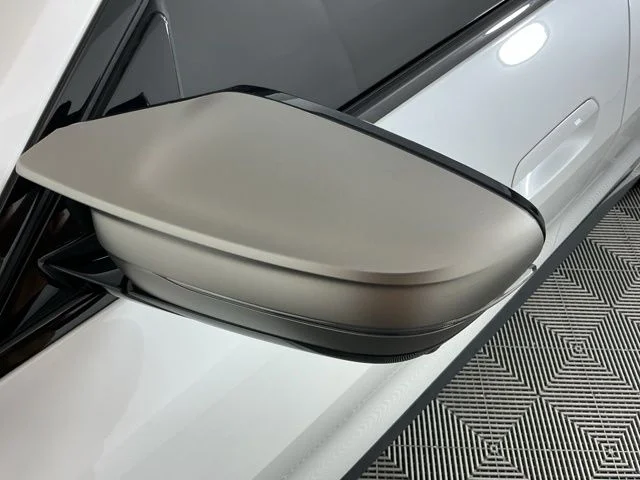 Used 2023 White BMW M50 image 12