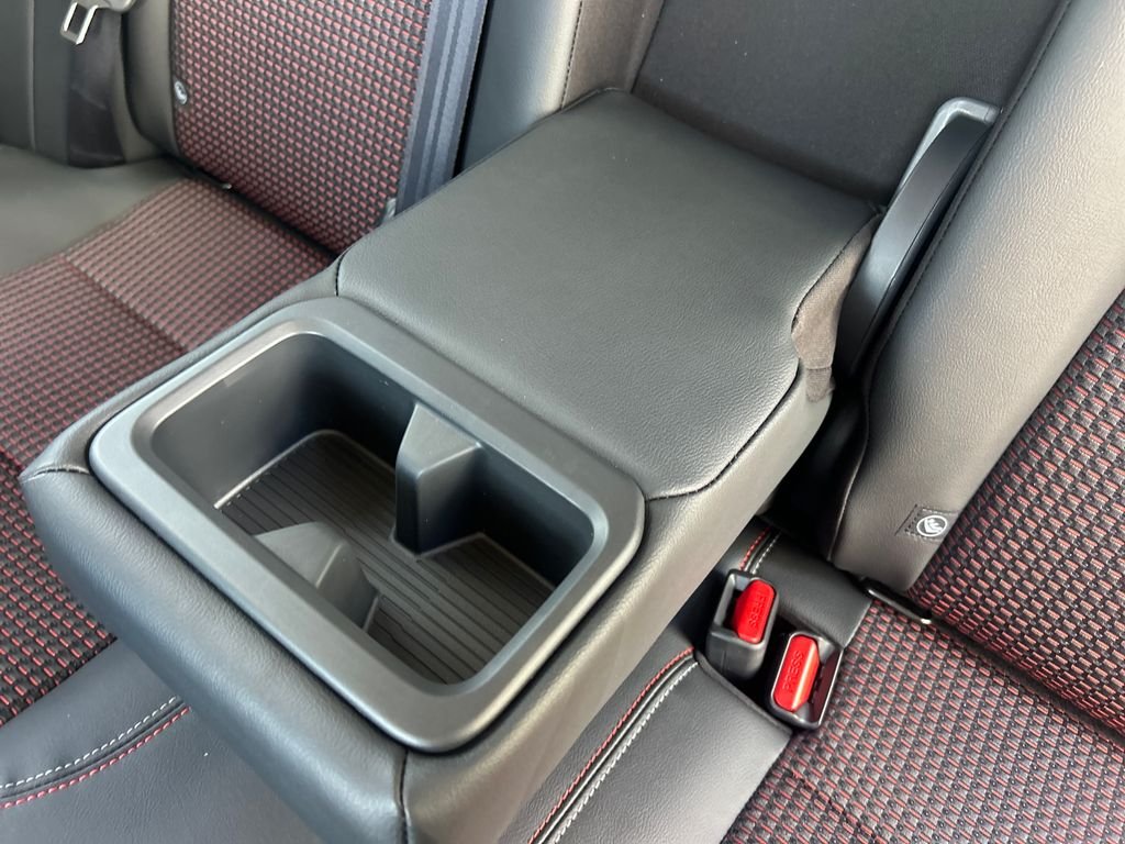 New 2026 Nissan Kicks SR 4D Sport Utility