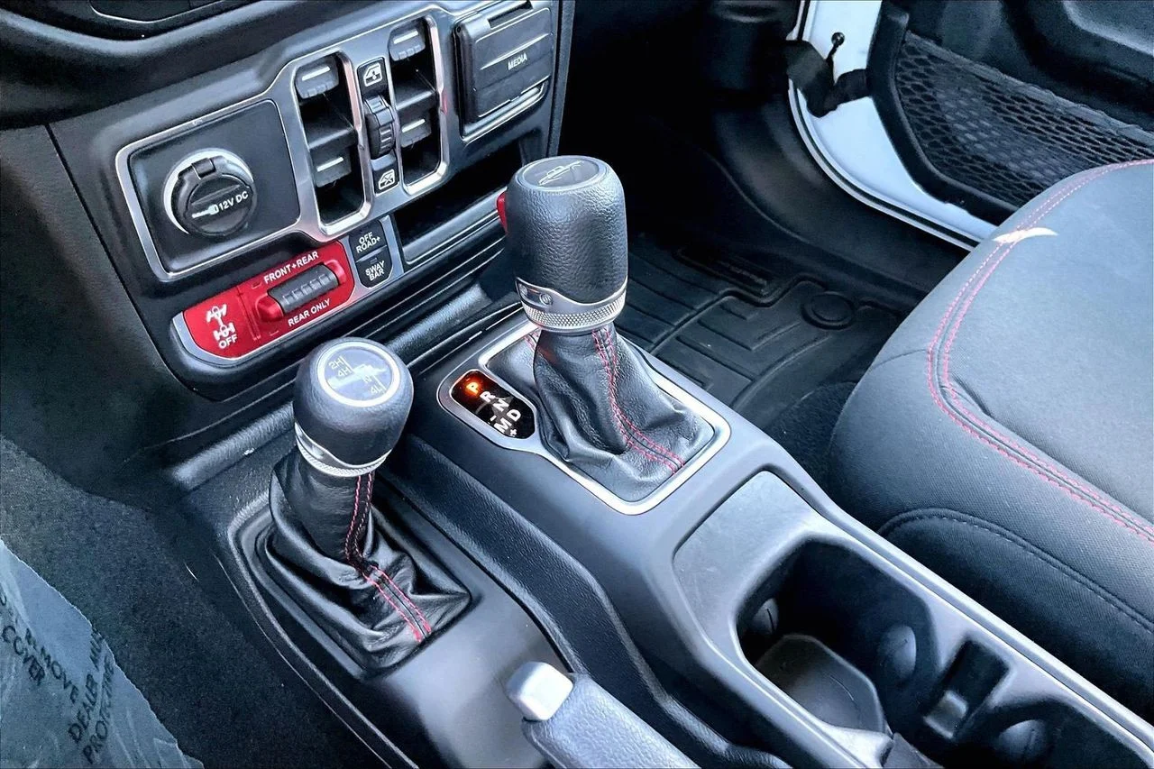Used 2021 White Jeep Rubicon image 30