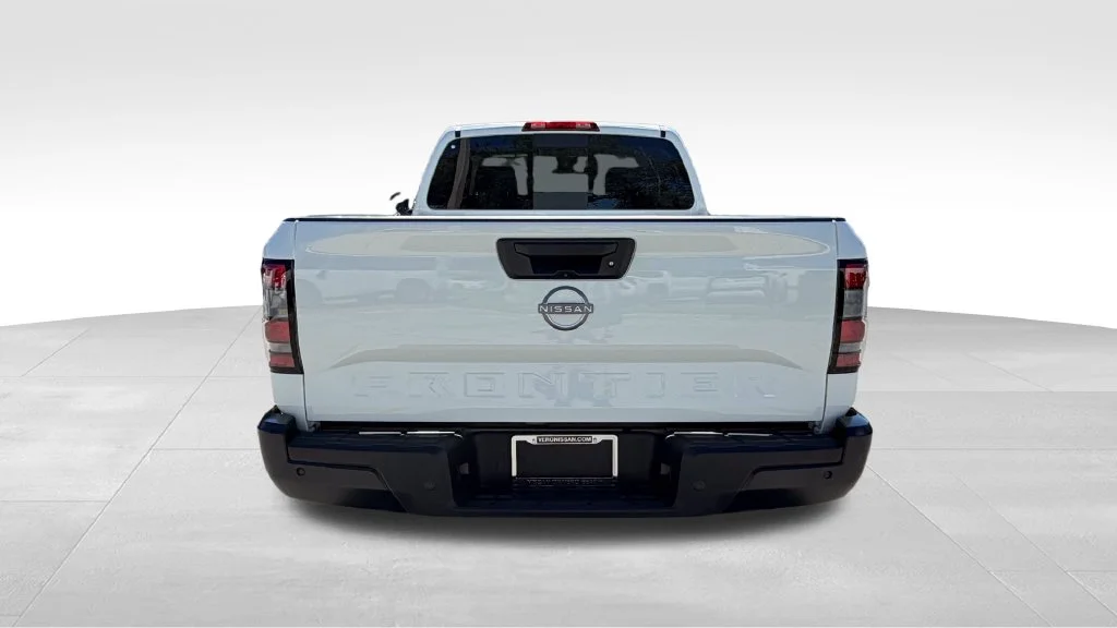 New 2027 Glacier White Nissan King Cab® S image 6