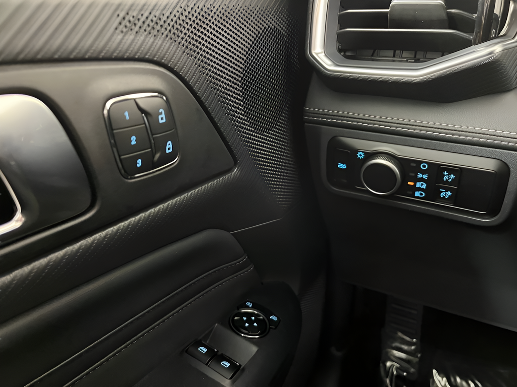 2026 Ford Mustang EcoBoost Premium Fastback - Photo 14