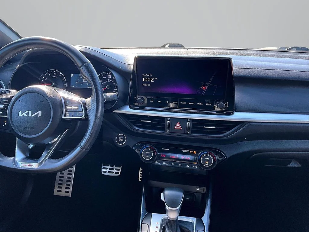 Used 2024 White Kia GT-Line image 7
