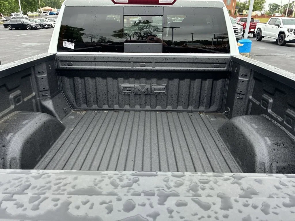 New 2026 Summit White GMC SLE image 19