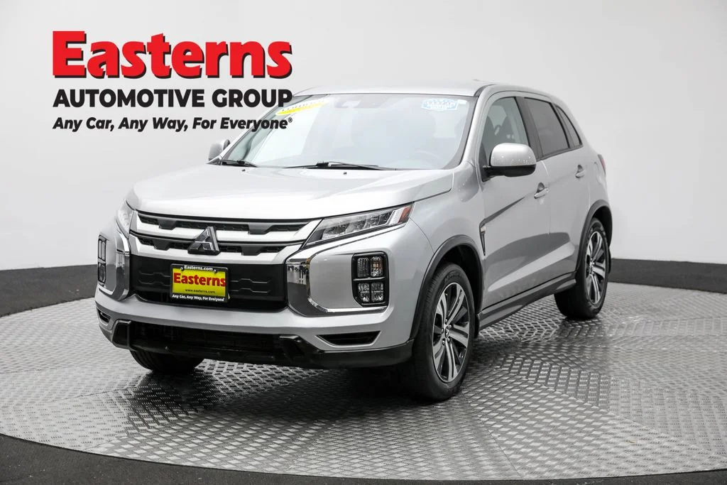 Used 2023 Silver Mitsubishi 2.0 ES image 1