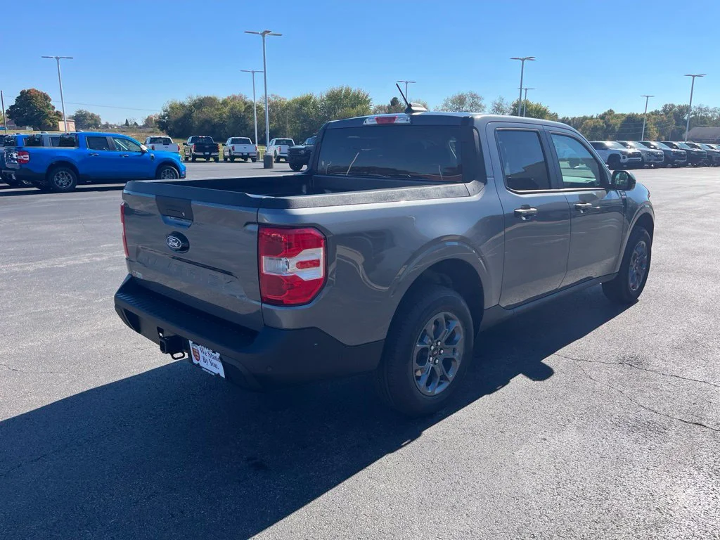 New 2026 Carbonized Gray Metallic Ford XLT image 5