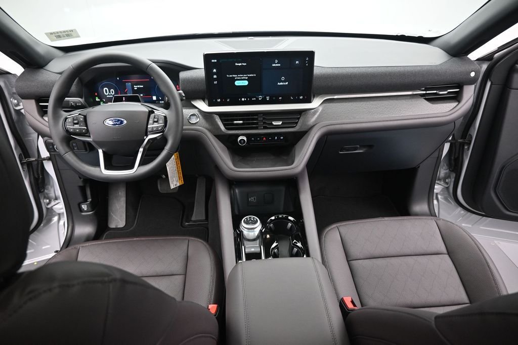 New 2026 Star White Metallic Tri-Coat Ford Platinum image 24