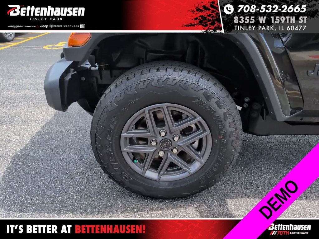 New 2026 Black Clear-Coat Exterior Paint Jeep Sport S image 15