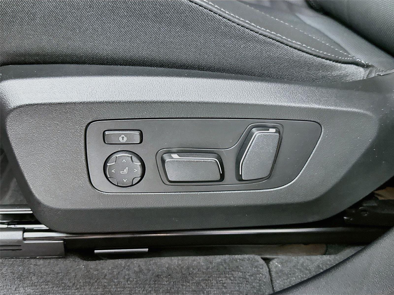 Used 2026 Melbourne Red BMW 30 xDrive image 36