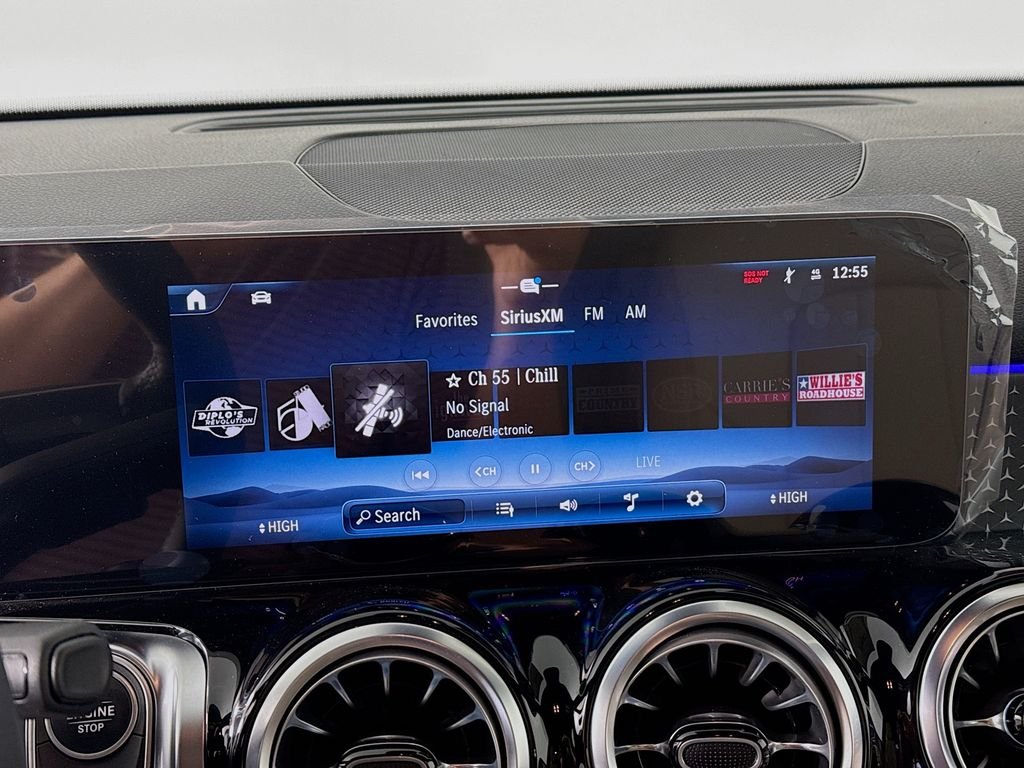 Used 2025 White Mercedes-Benz GLB 250 image 13