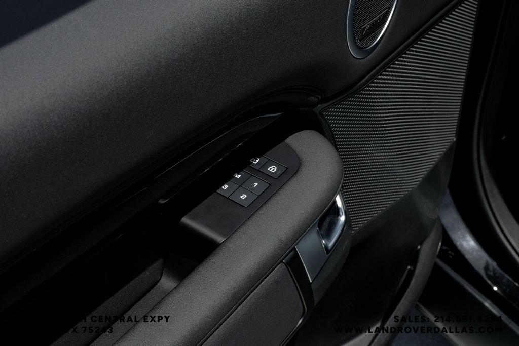 Used 2025 Black Land Rover S image 55