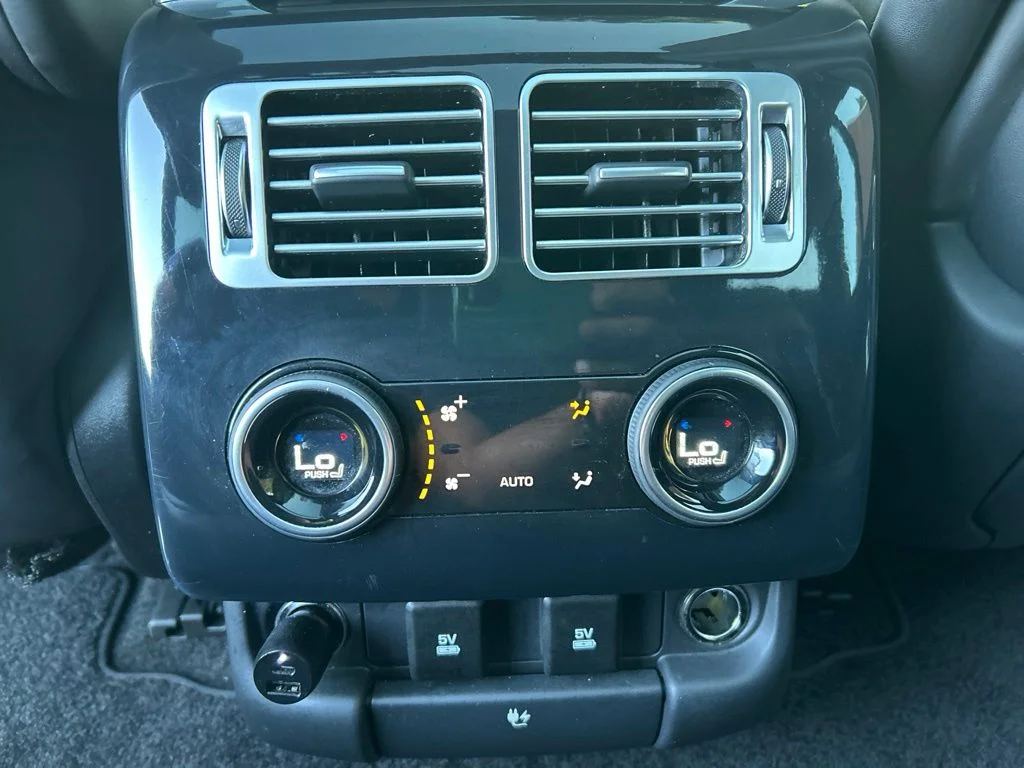 Used 2019 White Land Rover 5.0L V8 Supercharged image 23
