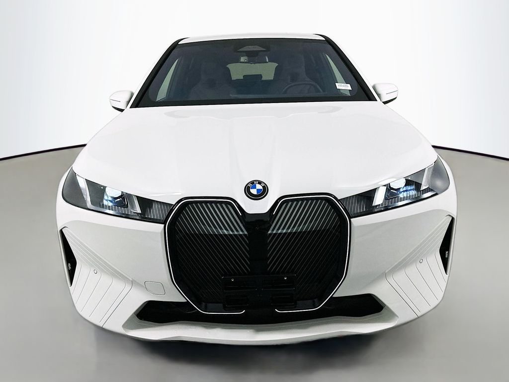 Used 2026 Alpine White BMW xDrive45 image 2