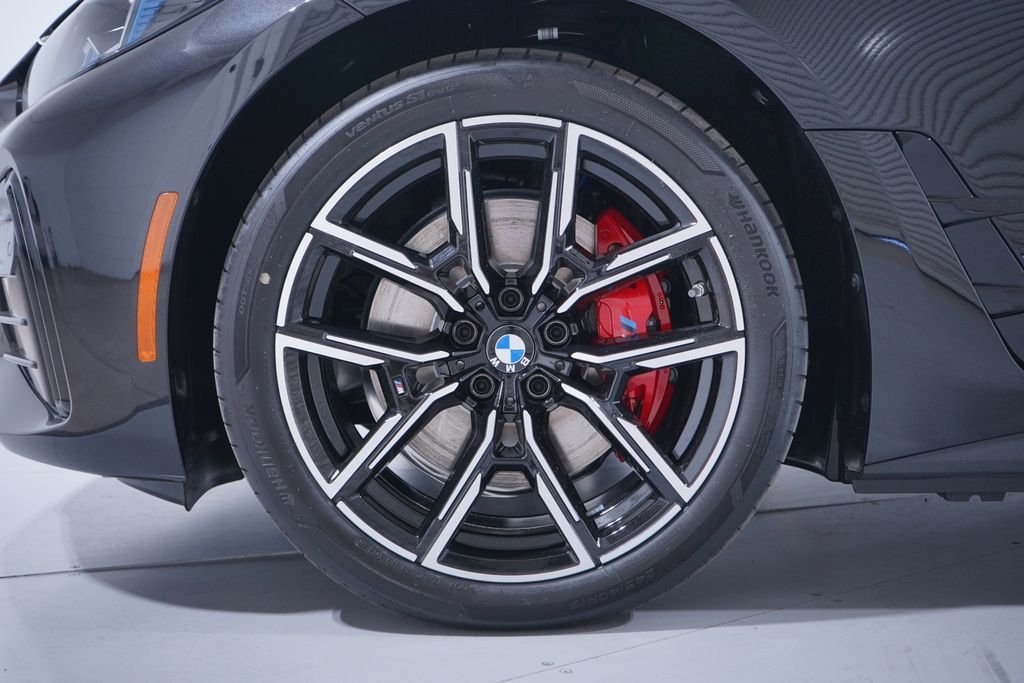 New 2026 Black Sapphire Metallic BMW xDrive40 image 2