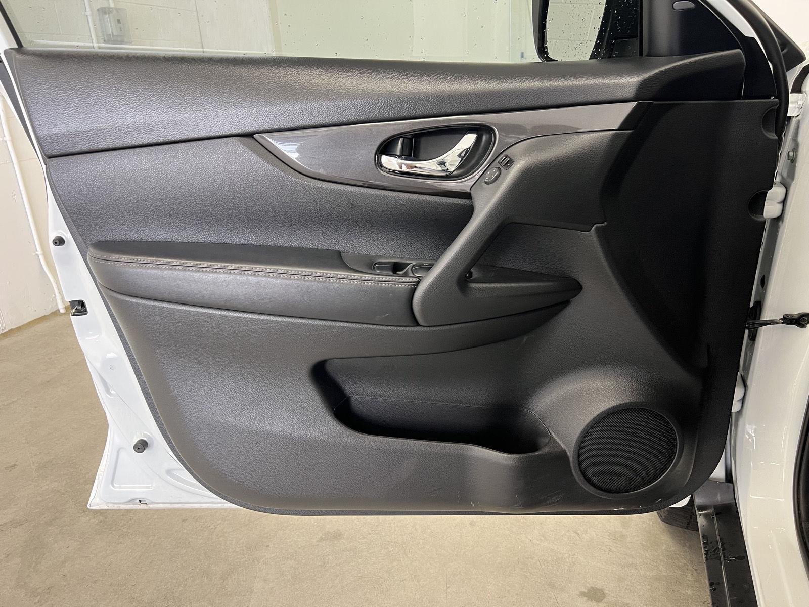 2020 Nissan Rogue SV - Photo 11
