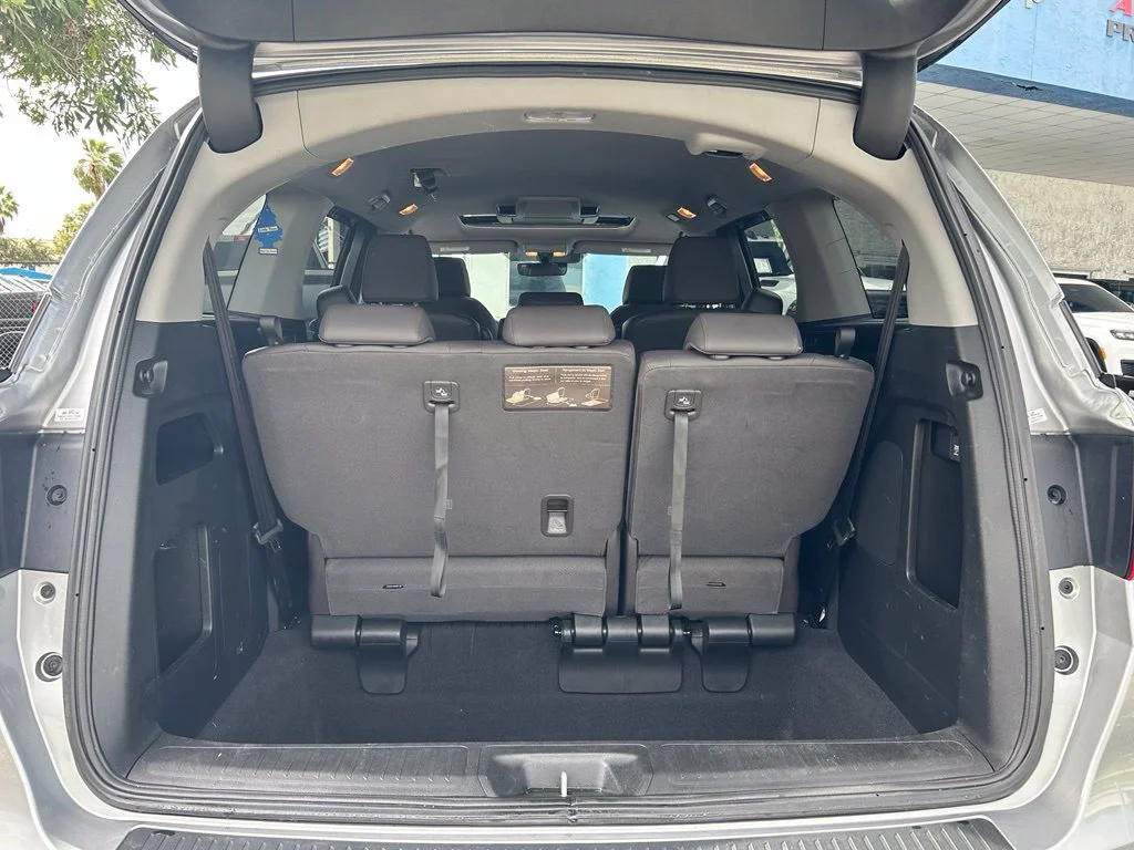 Used 2018 Silver Honda EX-L image 37