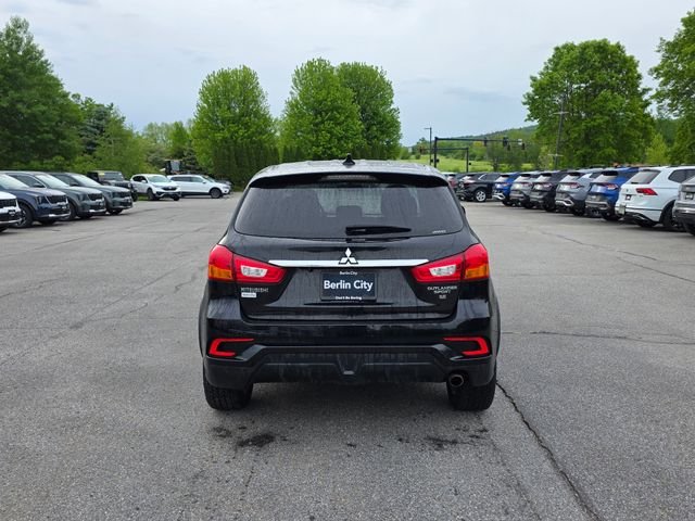 Used 2019 Black Mitsubishi 2.0 SE image 7