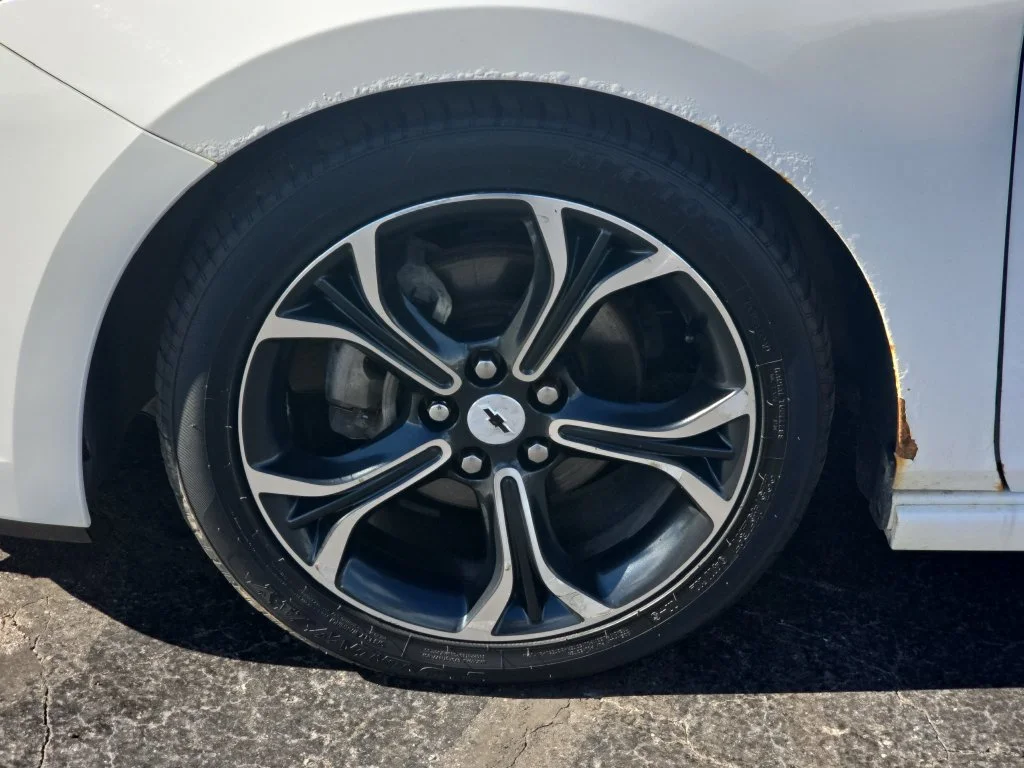 Used 2019 SUMMIT WHITE Chevrolet LT image 32