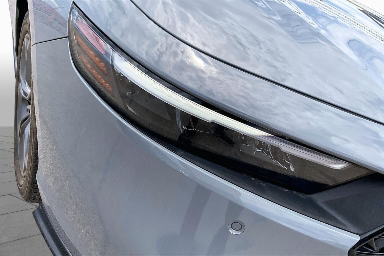Used 2024 Urban Gray Pearl Honda EX-L image 28