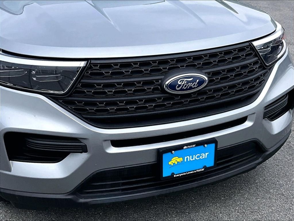 Used 2022 Silver Metallic Ford Base image 30