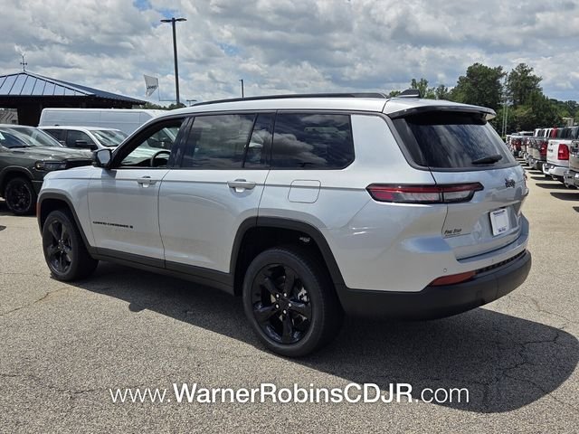 New 2026 Silver Zynith Exterior Paint Jeep Limited image 10