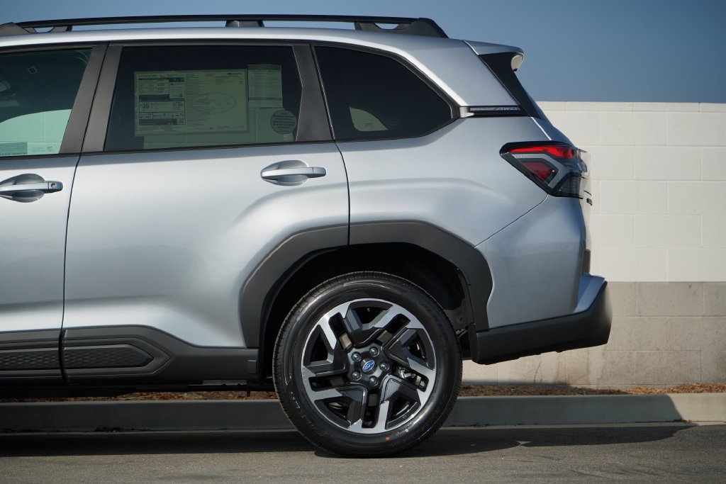 New 2026 ICE SILVER METALLIC Subaru Premium Hybrid image 4