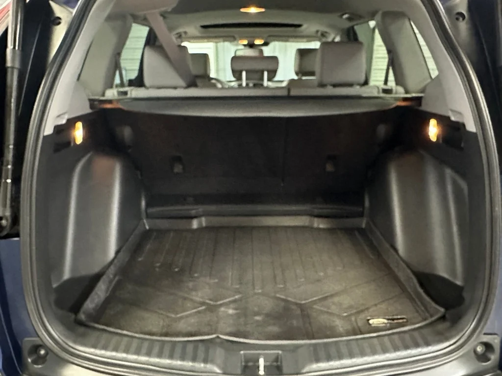 Used 2018 Obsidian Blue Pearl Honda EX-L image 23