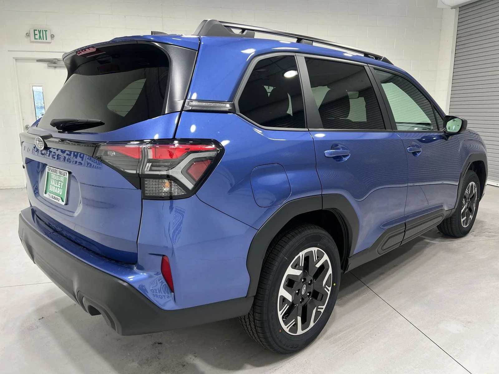 New 2026 DAYBREAK BLUE PEARL Subaru Premium image 8